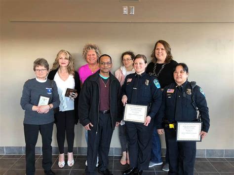 Police chief honors 10 with awards - The Newsleaders