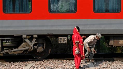 Corpo percorre 900 km no banheiro de um trem na Índia sem ser detectado