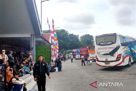 Bus Arus Mudik Di Terminal Kalideres Tidak Gunakan Klakson Telolet