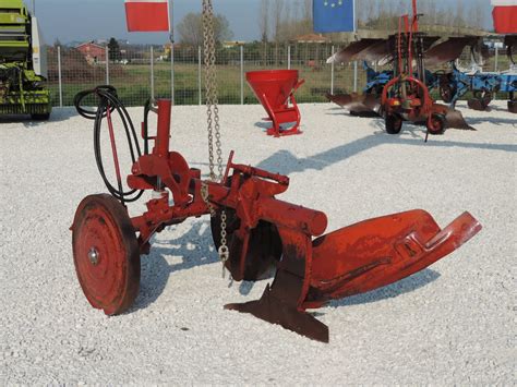 Attrezzatura Agricola Aratro Trainato C Zeta Macchine