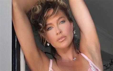 Kelly Kelly Blocks Doorway With Jaw Dropping Lingerie Photos