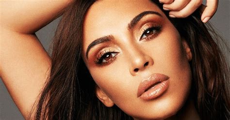 Bez Photoshopa I Filtr W Paparazzi Udost Pnili Pikantne Zdj Cia Kardashian W Czarnym Bikini