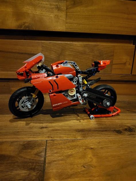 Lego Technic Ori Ducati Panigale V4r Sudah Rakitan Lengkap Dengan Box Dan Manual Book Toys