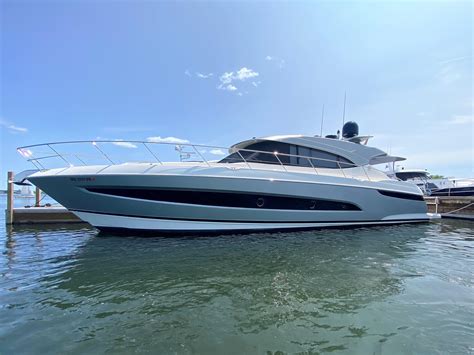 2021 Riviera 5400 Sport Yacht Sports Cruiser for sale - YachtWorld