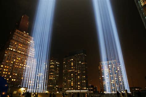 160,000 Birds Get Trapped In The 9/11 Memorial Lights Every Year