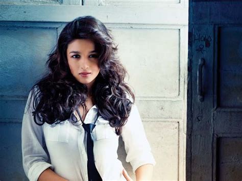 Images Of Indian Actress Alia Bhatt Sexy In Bikini