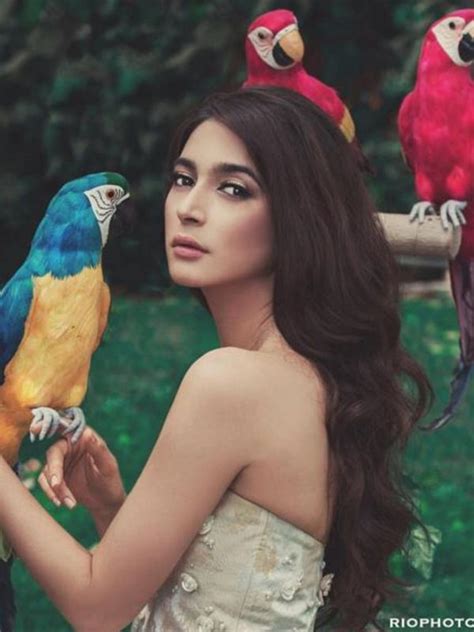 Foto Nabila Syakieb Dikira Lukisan Dan Bidadari News And Entertainment