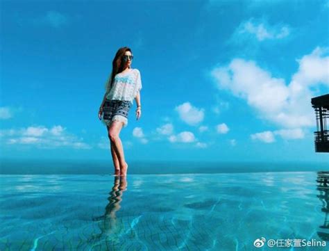 Ngôi sao Người đầy sẹo sau tai nạn bỏng năm trước Selina vẫn tự tin diện bikini