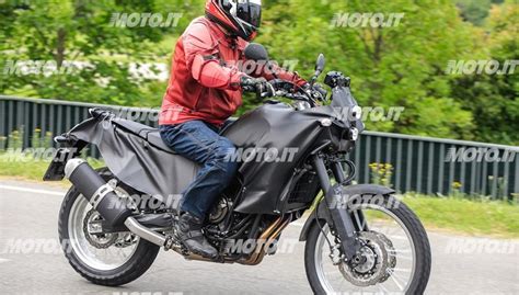 Nova Yamaha T N R Flagrada Na Europa Motomundo