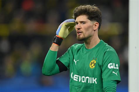 Man United And Chelsea Want Borussia Dortmund Goalkeeper Gregor Kobel Football Today