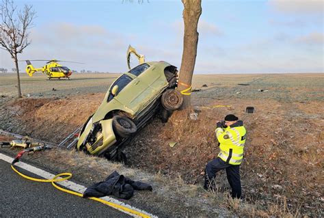 Schwerer Unfall Auf B In Lichtentanne