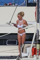 Britney Spears Bikini On A Boat In Hawaii 08 06 2016 Phun Org Forum