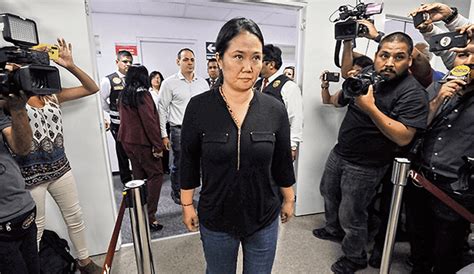 Keiko Fujimori lo último juez dicta 15 meses de prisión preventiva