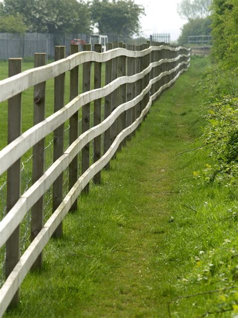 Fence At The Side Of Burstwick Drain Andy Beecroft Cc By Sa 2 0