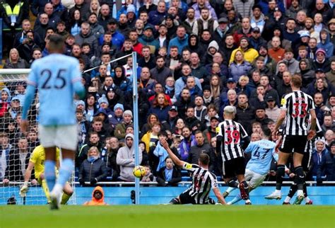 Manchester City Keep Pressure On Arsenal With Win Over Newcastle