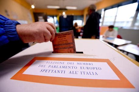 Quanti Sono Gli Elettori Italiani I Primi Risultati Delle Amministrative