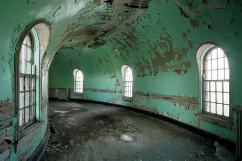 Creepy Photos Of Abandoned Mental Hospitals