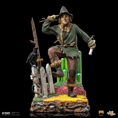 Iron Studios Reveals New The Wizard Of Oz Statue With The Scarecrow