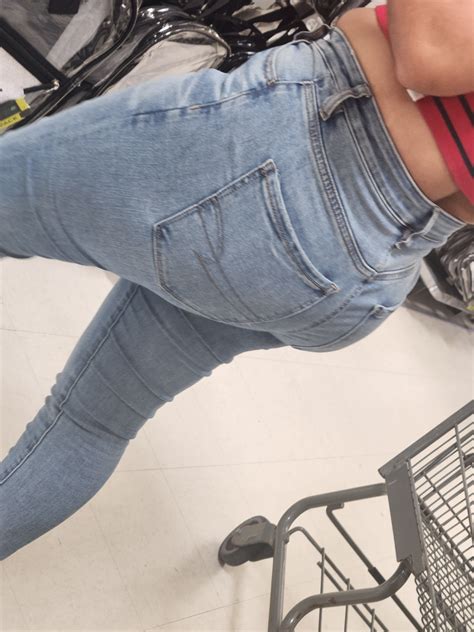 Out In The Wild Latina With A Huge Phatty In Jeans Tight Jeans Forum