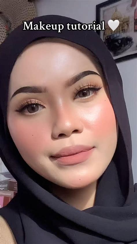 Pin Di Makeup Di 2024 Inspirasi Riasan Trik Makeup Riasan Eyeshadow