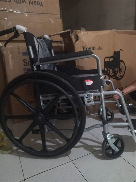 Yoshi Commode Wheelchair Health Nutrition Medical Supplies Tools