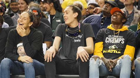 Wnba Champion Seattle Storm Reign Supreme At Victory Parade Rally