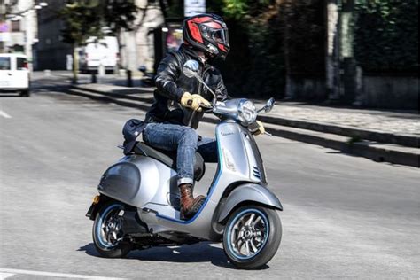 Harga Vespa Awal 2024 Dengan Spek Dan Pilihan Warnanya