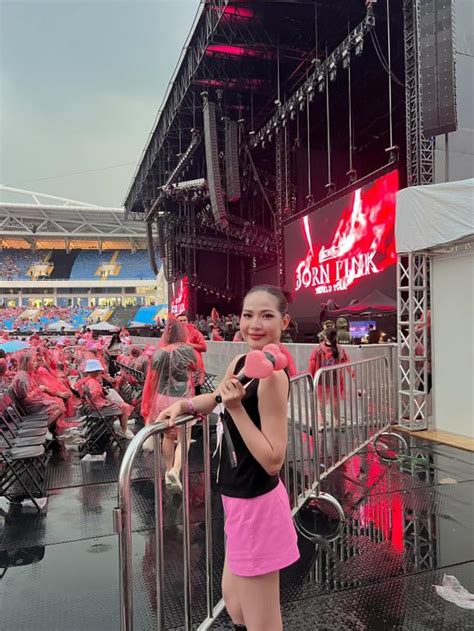 Loạt hot girl xả ảnh cực xinh đi đu idol Blackpink