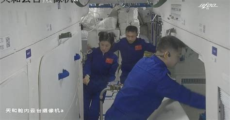 Los Astronautas Chinos De La Shenzhou Acceden Al M Dulo De La