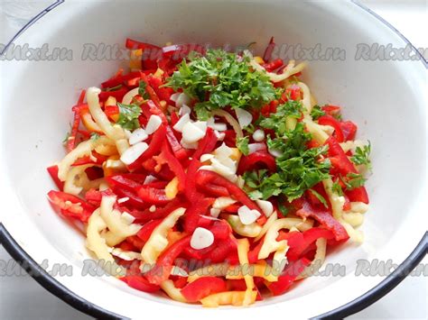 Болгарский перец, маринованный в масле с чесноком и зеленью, на зиму: 7 ...