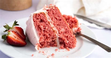 Delectable Paula Deen Strawberry Cake Recipe TheFoodXP