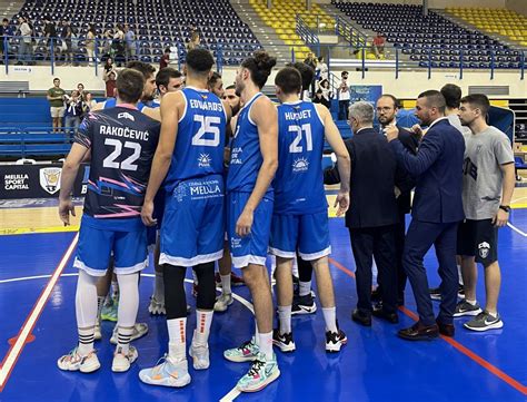 El Club Melilla Baloncesto vence y convence ante su afición frente al