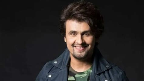 Singer Sonu Nigam And His Team Attacked In Mumbai Musical Concert Viral Video Rushed To Hospital