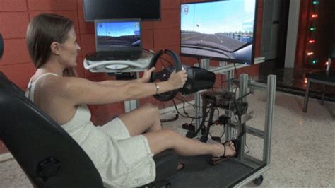 The Pedal Laboratory Sahrye Takes The Driving Simulator For A Spin Mp4 1080p