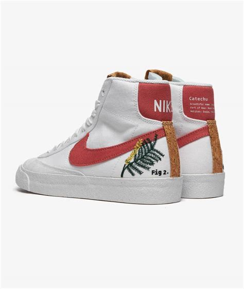 White Nike Womens Blazer Mid 77 Se Catechu Svd
