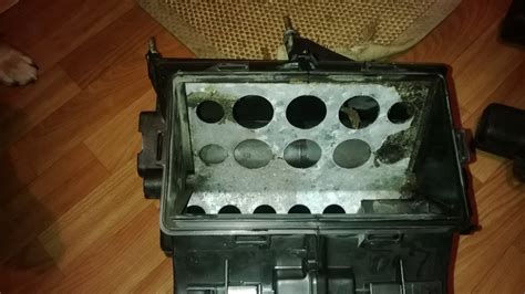 Подскажите, как называется, в которую вставляется радиатор печки ...