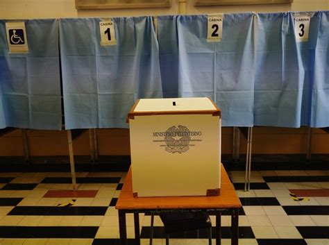 Elezioni Dalle Seggi Aperti Anche In Calabria Guida Al Voto