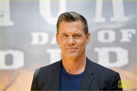 Josh Brolin Shows Off Toned Physique In Shirtless Selfie Which He