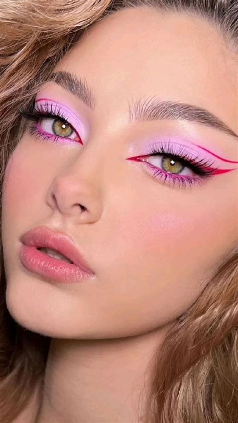 Best 13 45 Cutest Crystal Eye Makeup Ideas To Copy 2022 Rhinestone Eye Makeup Trend Artofit