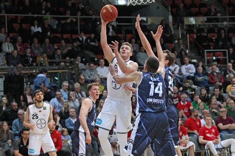 Bayer Giants Leverkusen Vs Uni Baskets Paderborn Michael Fleschenberg