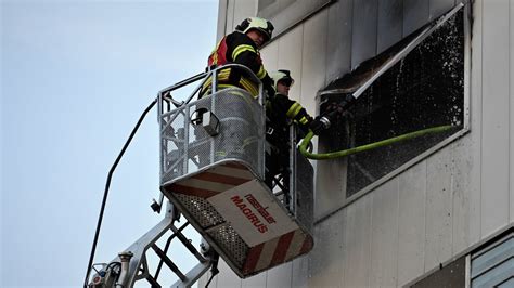 Neun Feuerwehren Im Einsatz Bei Hochhausbrand In Enns Bezirk Linz Land