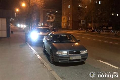 У Хмельницькому поліцейські встановлюють обставини ДТП, у якій ...