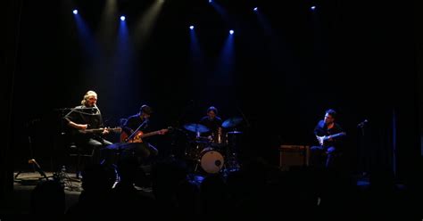 Ein Spiel mit dem Publikum Stephan Eicher und Roman Nowka s Hot 3 covern Mani Matter Zürcher