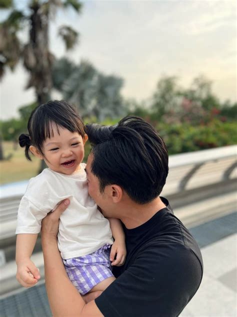 Các hot mom của showbiz Việt đều làm điều này cho con ngay từ khi còn nhỏ Giúp bé phát triển