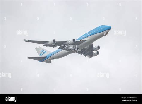 Boeing 747 400 combi hi-res stock photography and images - Alamy