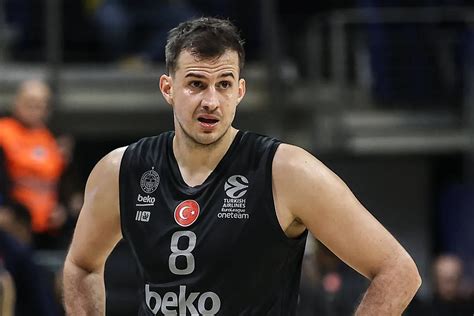 Euroliga Nemanja Bjelica Amenazado De Muerte Por Un Ex Futbolista