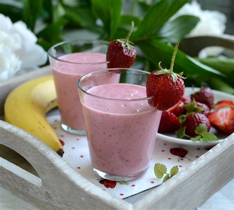 Koktajl Truskawkowo Bananowy Przepis Przyslijprzepis Pl