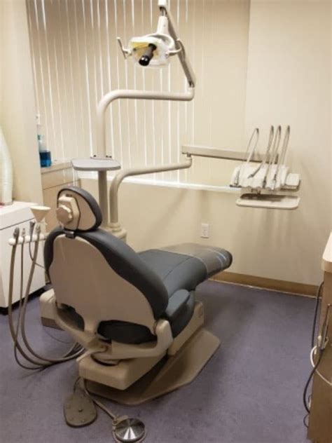 Reconditioned Adec Dental Unit Package Des Den A Vac