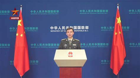 国防部回应美渲染所谓中国威胁】美防长埃斯珀近日称“中俄已成为美接近势均力敌的对手”。国防部发言人吴谦今天回应：近年来，美国拿中国说事、渲染