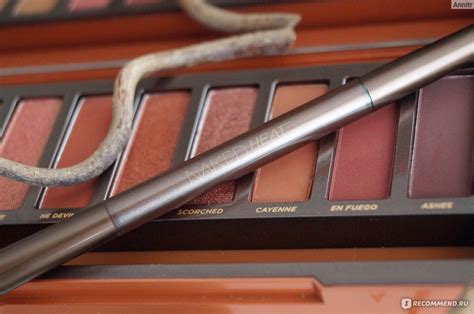 Палетка теней для век Urban Decay Naked Heat Самая горячая новинка